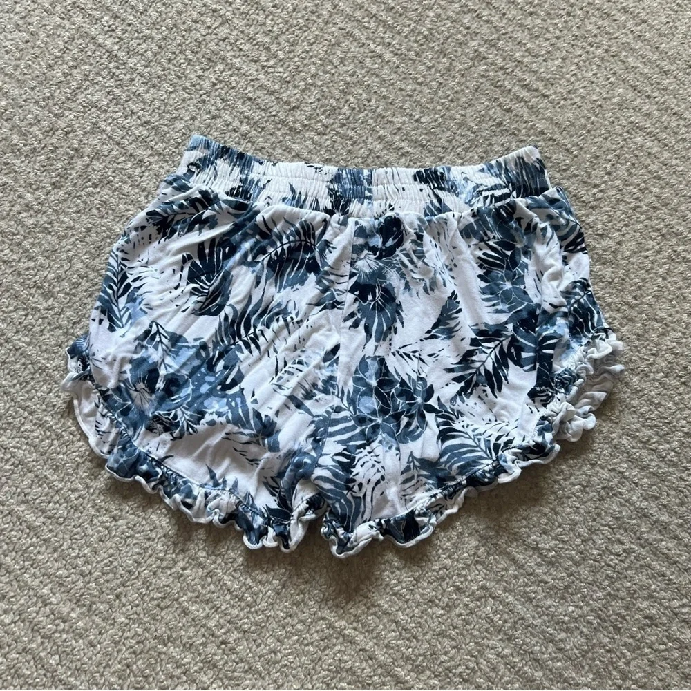 Flowers by Zoe Shorts XL
